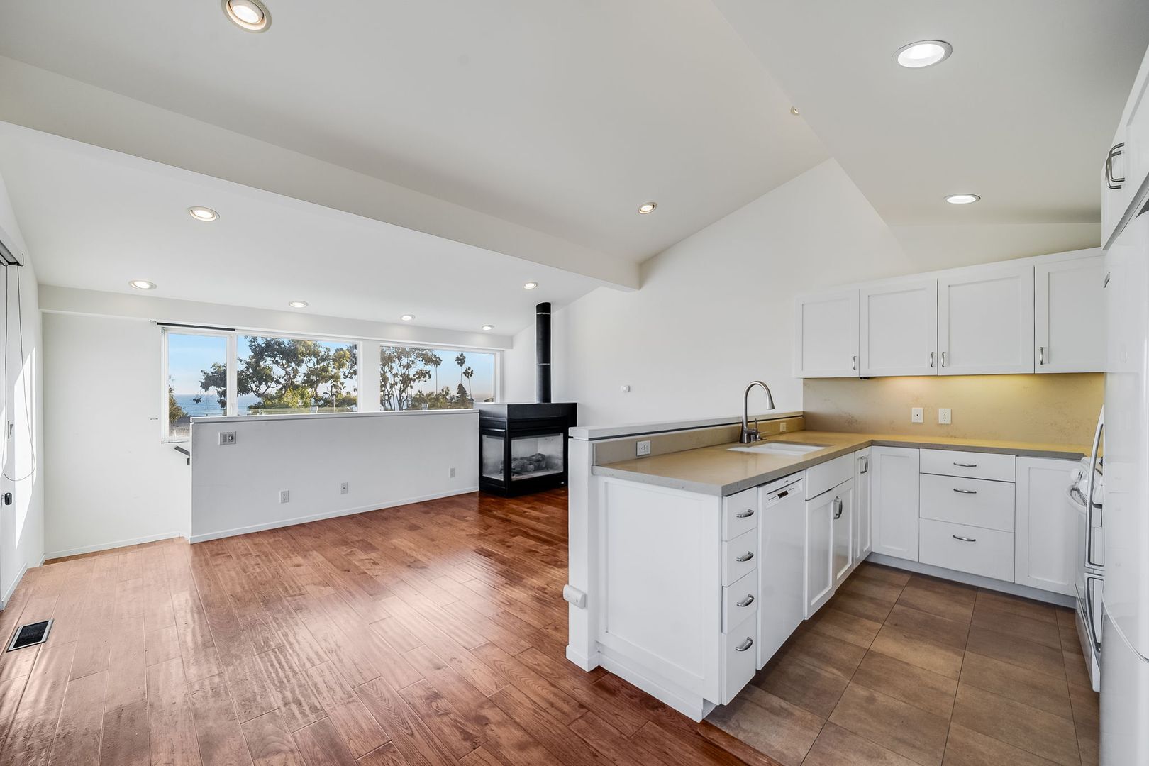 354 N. Coast Hwy - Laguna Beach - California - 1 bed, 1 bath rental property