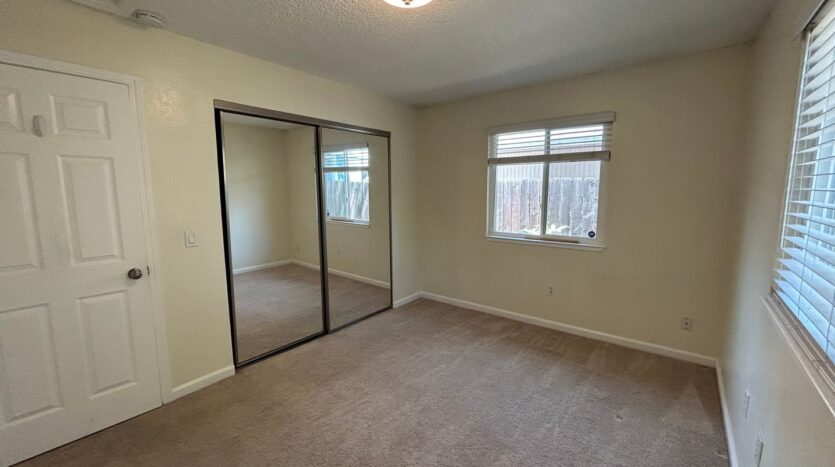 3633 9th Ave - Sacramento - California - 2 bed, 1 bath rental property