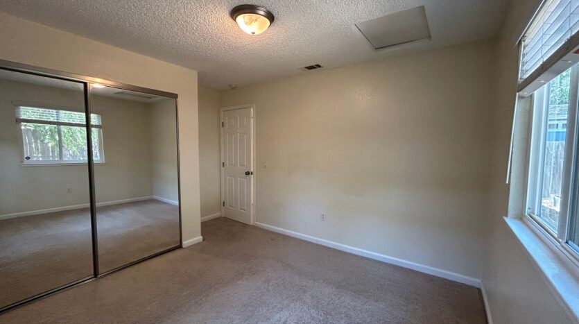 3633 9th Ave - Sacramento - California - 2 bed, 1 bath rental property