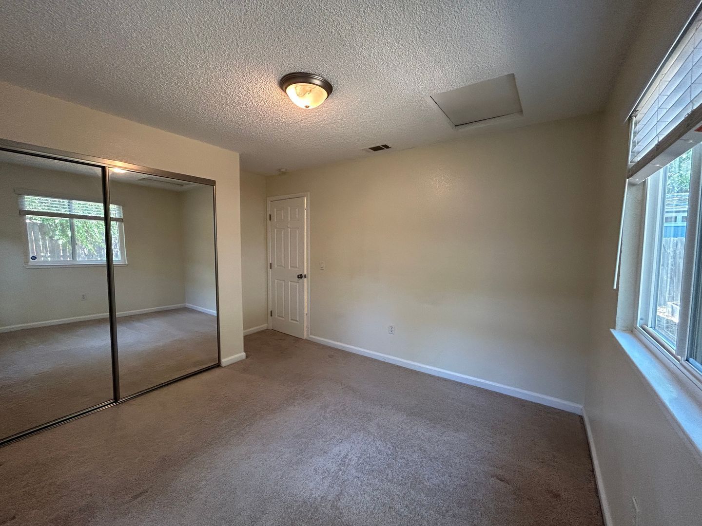 3633 9th Ave - Sacramento - California - 2 bed, 1 bath rental property