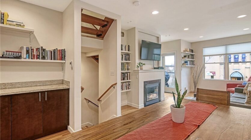 3817 S Angeline St - Seattle - Washington - 3 bed, 2.5 bath rental property