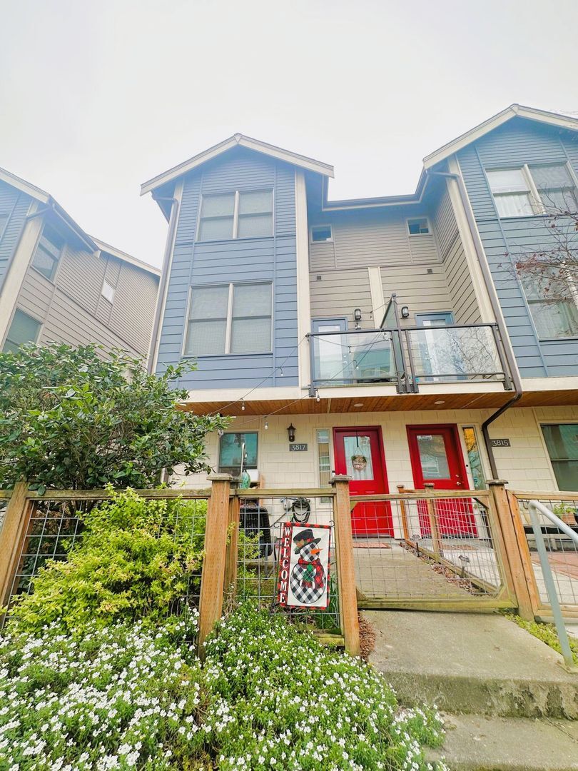 3817 S Angeline St - Seattle - Washington - 3 bed, 2.5 bath rental property