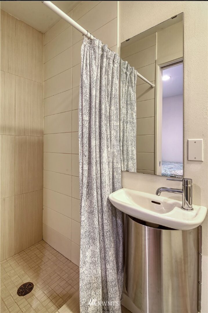 3817 S Angeline St - Seattle - Washington - 3 bed, 2.5 bath rental property