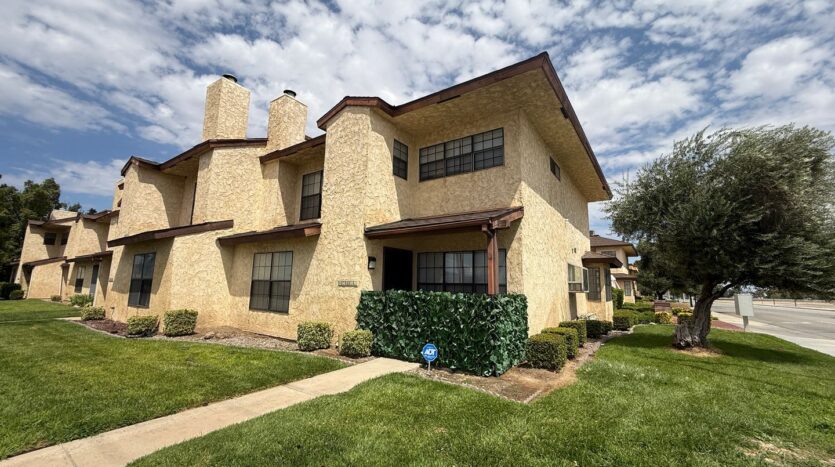42801 15th St. West #9 - Lancaster - California - 2 bed, 2.5 bath rental property