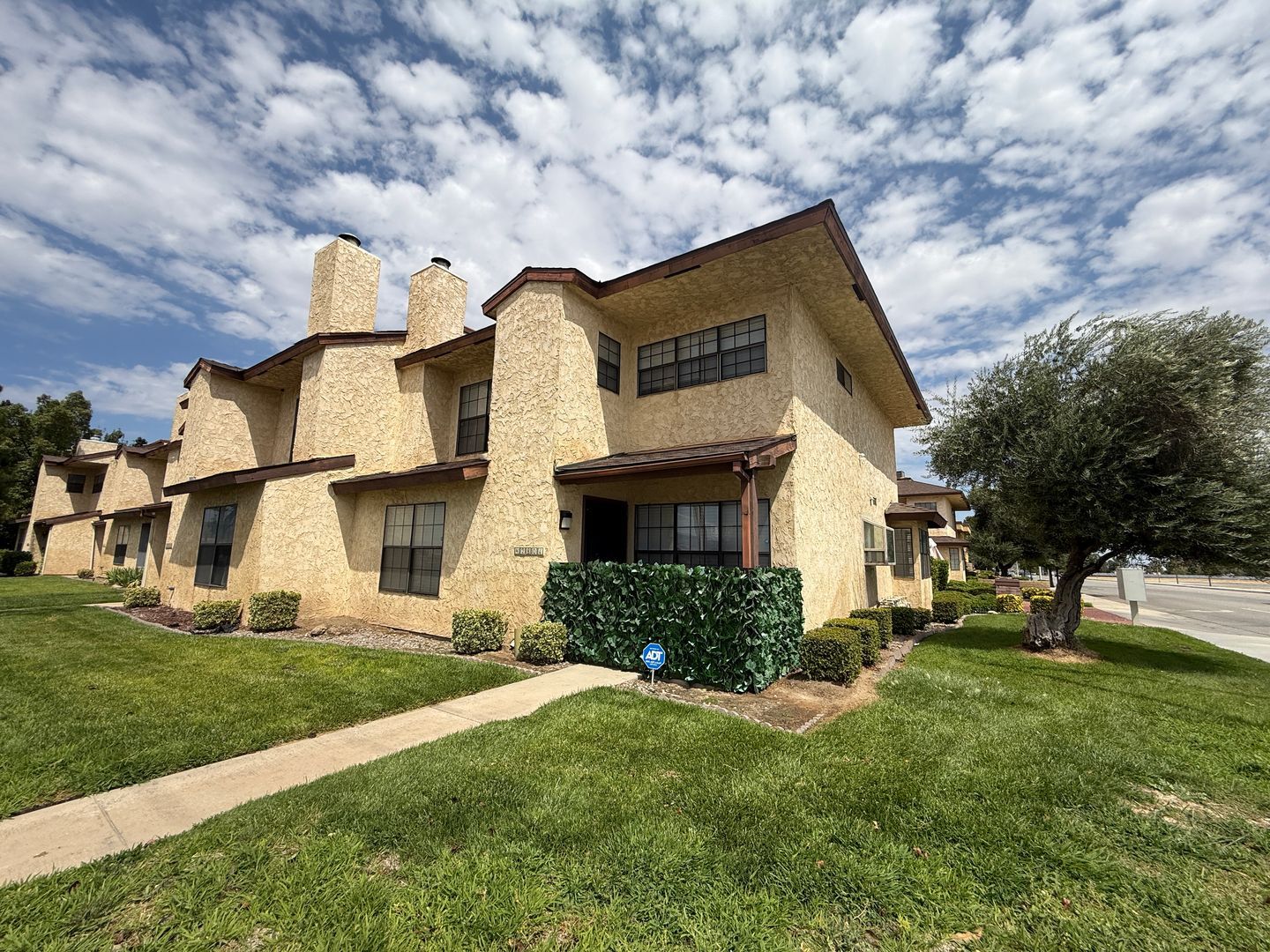42801 15th St. West #9 - Lancaster - California - 2 bed, 2.5 bath rental property