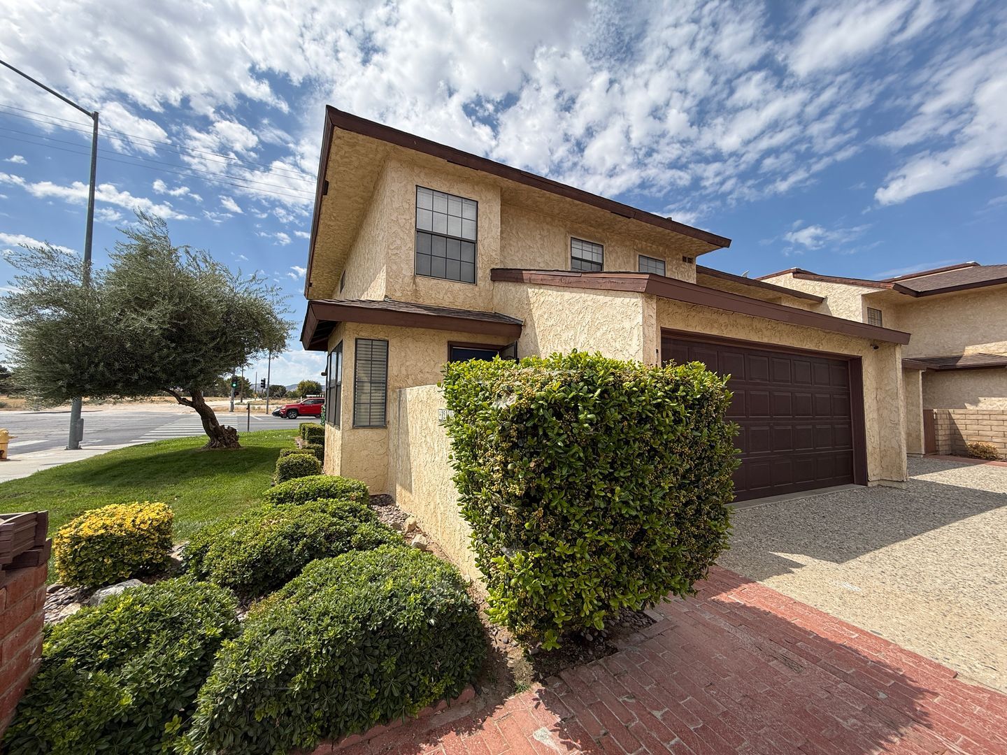 42801 15th St. West #9 - Lancaster - California - 2 bed, 2.5 bath rental property