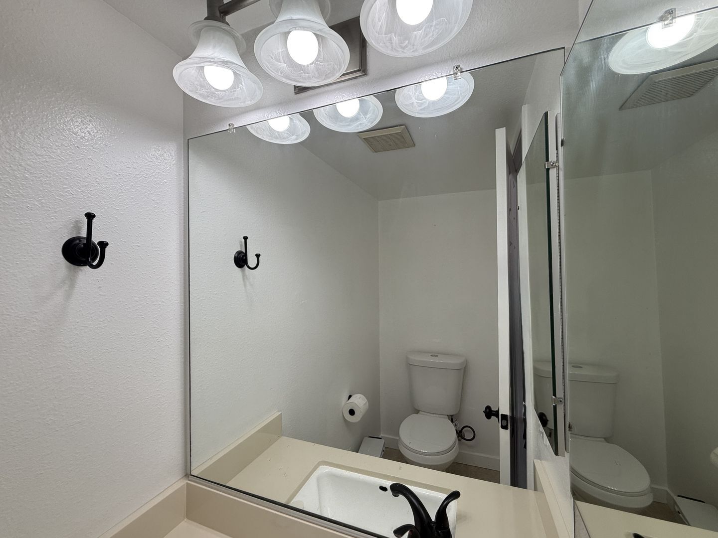 42801 15th St. West #9 - Lancaster - California - 2 bed, 2.5 bath rental property