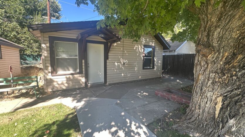436 Minckler Street - Susanville - California - 2 bed, 1 bath rental property
