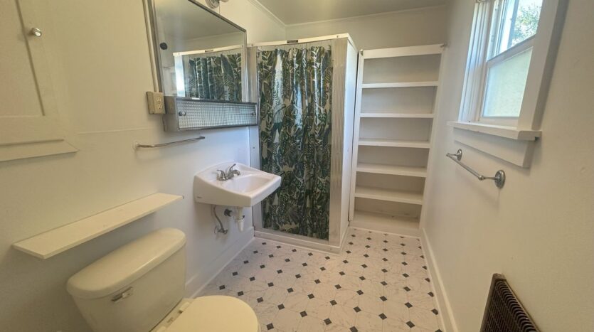 436 Minckler Street - Susanville - California - 2 bed, 1 bath rental property