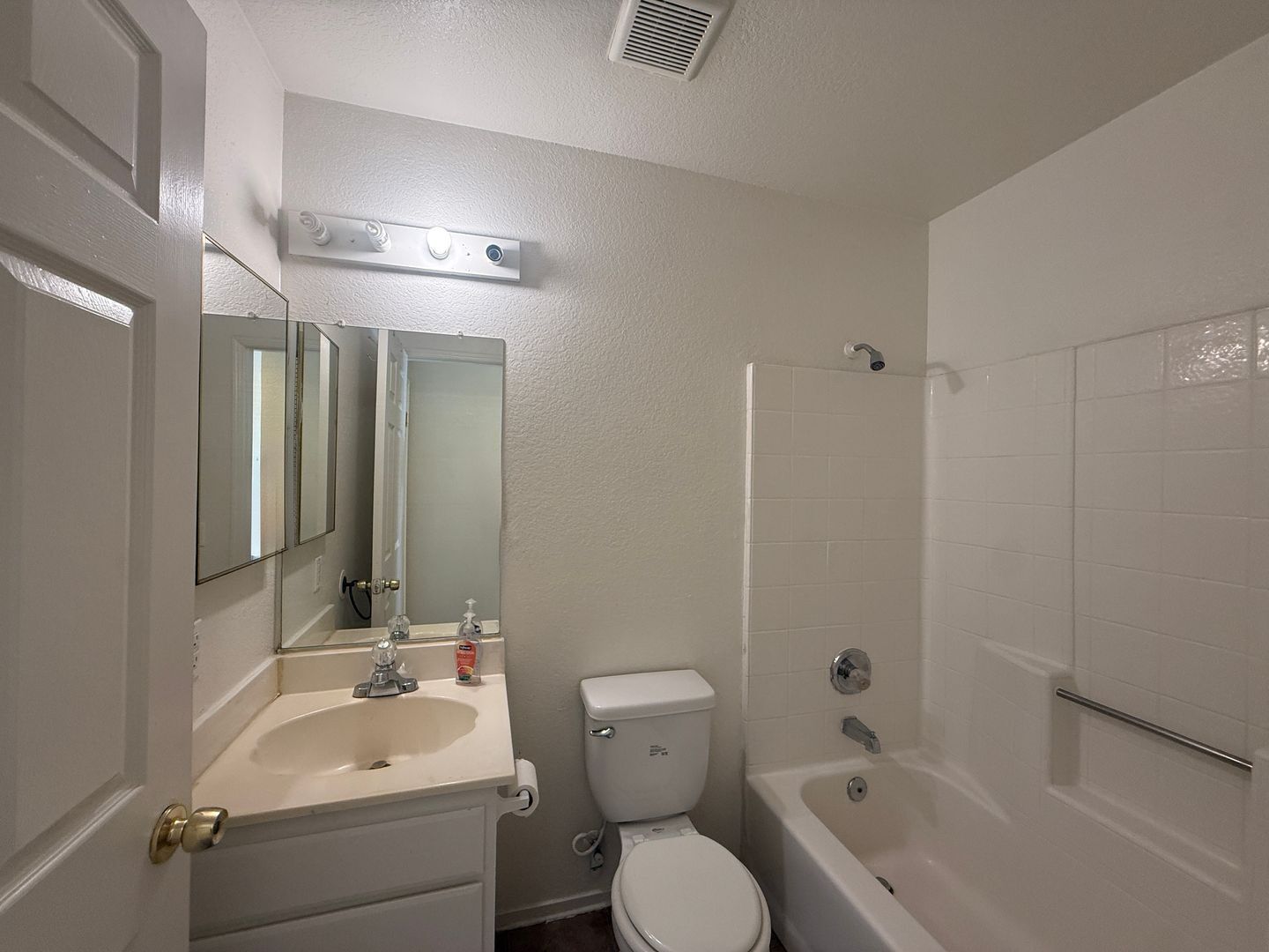 43632 San Francisco Ave - Lancaster - California - 3 bed, 2 bath rental property