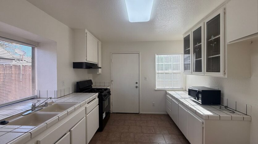 43632 San Francisco Ave - Lancaster - California - 3 bed, 2 bath rental property