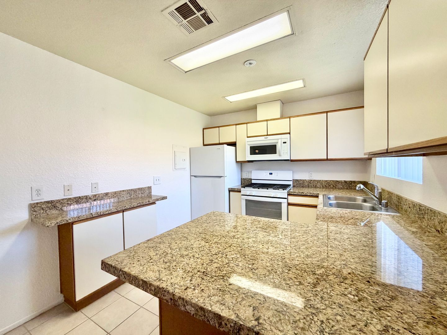 44600 San Rafael Avenue - Unit 05 - Palm Desert - California - 2 bed, 1 bath rental property