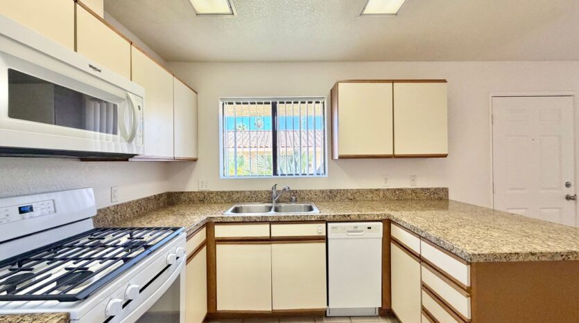 44600 San Rafael Avenue - Unit 05 - Palm Desert - California - 2 bed, 1 bath rental property
