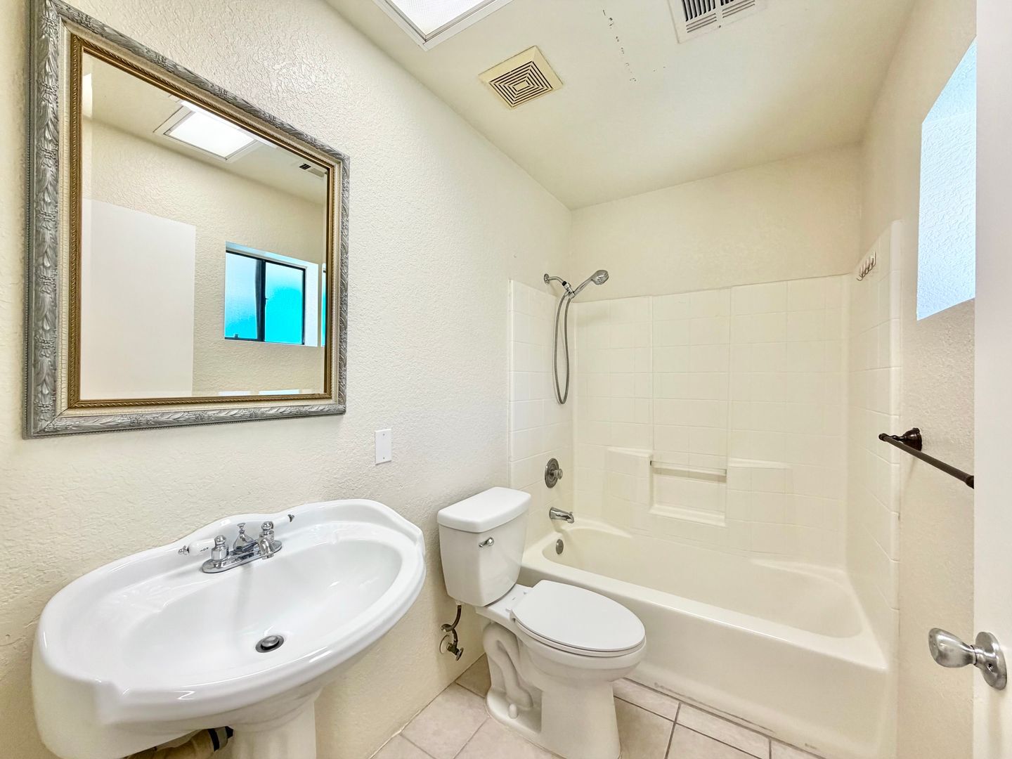 44600 San Rafael Avenue - Unit 05 - Palm Desert - California - 2 bed, 1 bath rental property