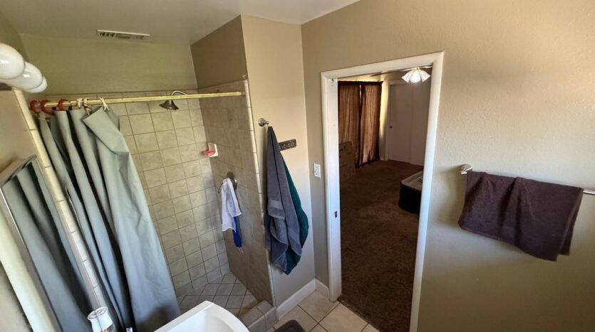 4752 Crestview Dr - Carmichael - California - 4 bed, 3 bath rental property