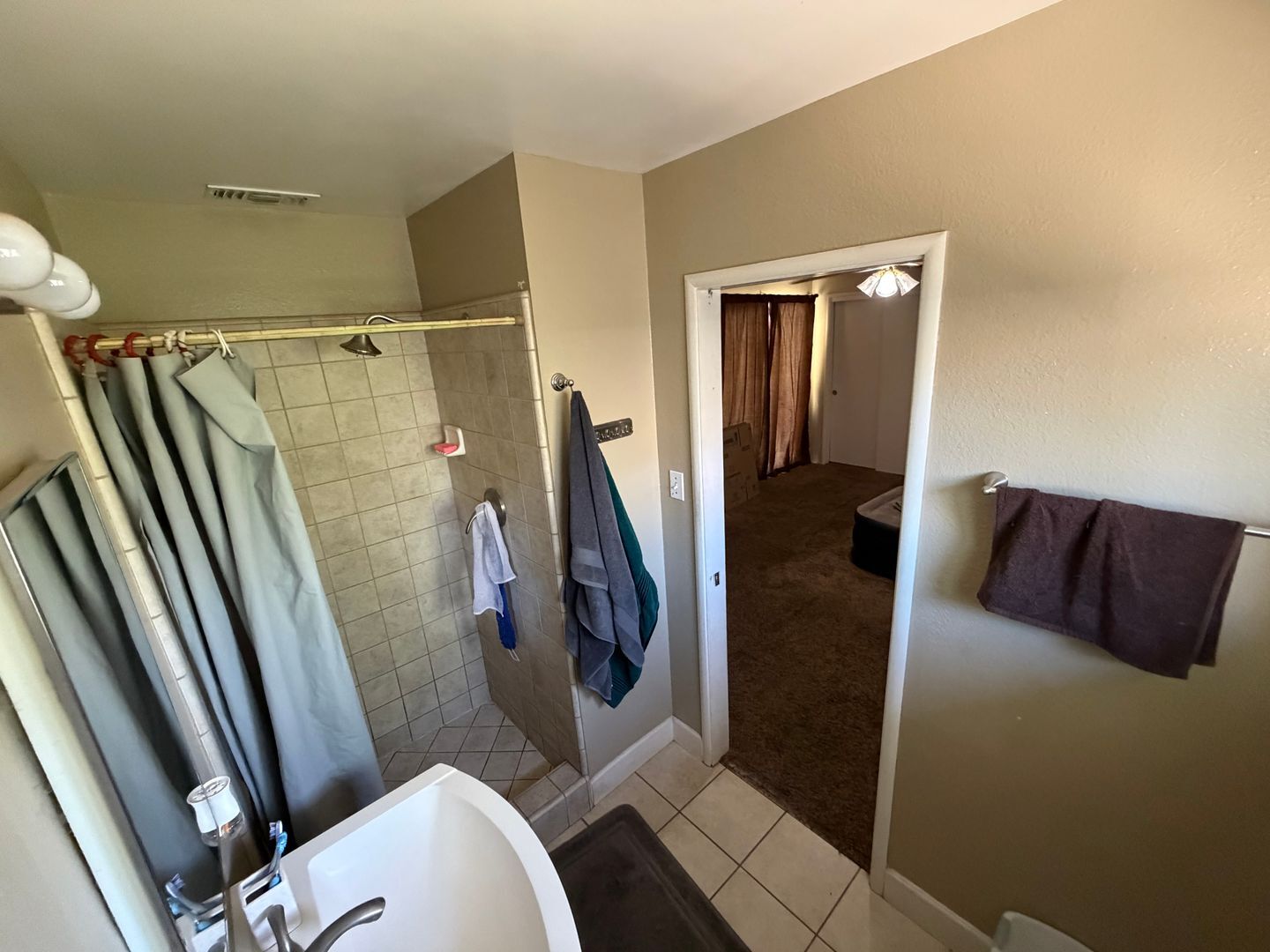 4752 Crestview Dr - Carmichael - California - 4 bed, 3 bath rental property