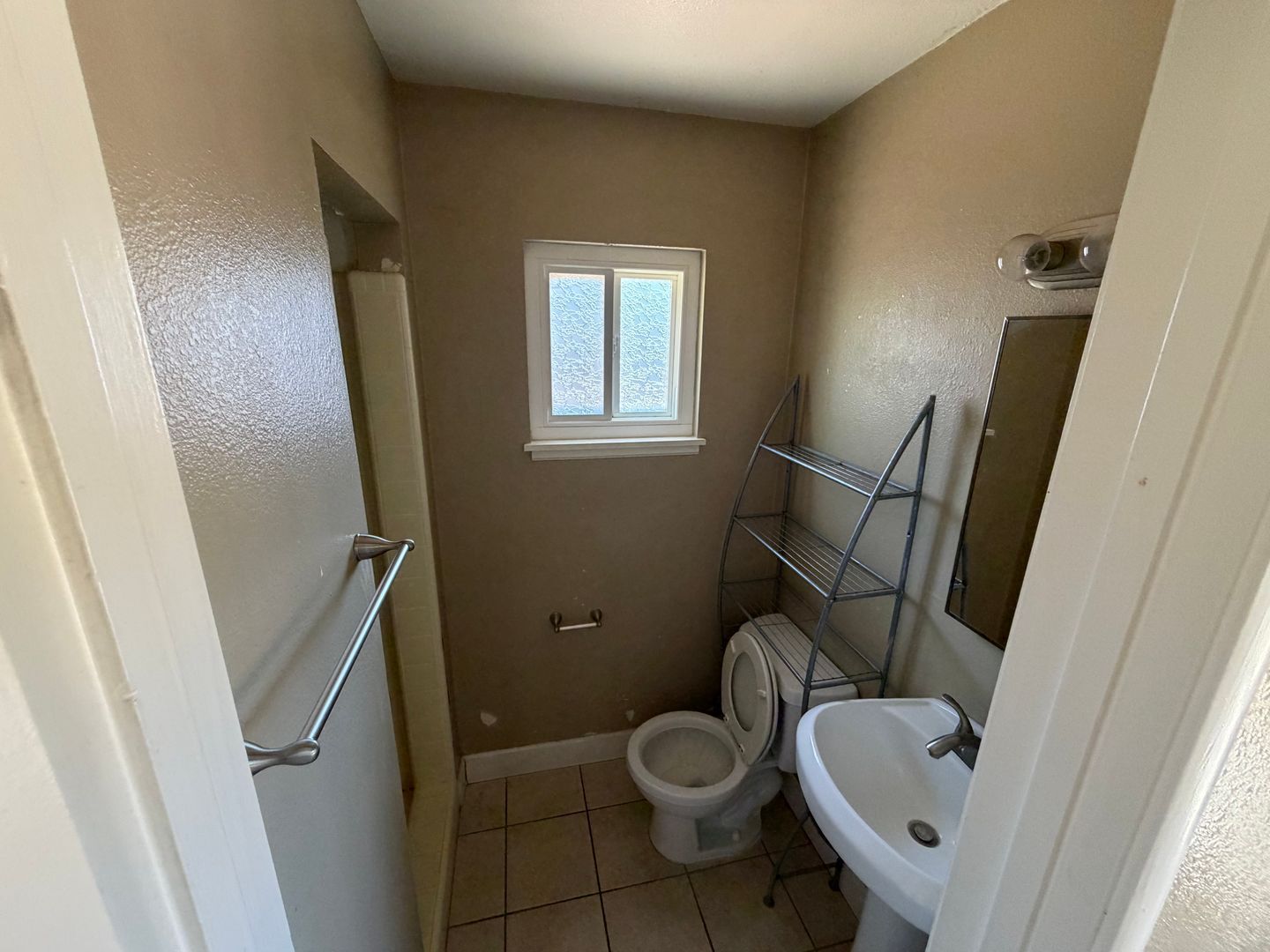 4752 Crestview Dr - Carmichael - California - 4 bed, 3 bath rental property