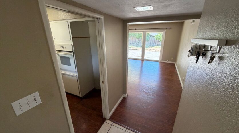4752 Crestview Dr - Carmichael - California - 4 bed, 3 bath rental property