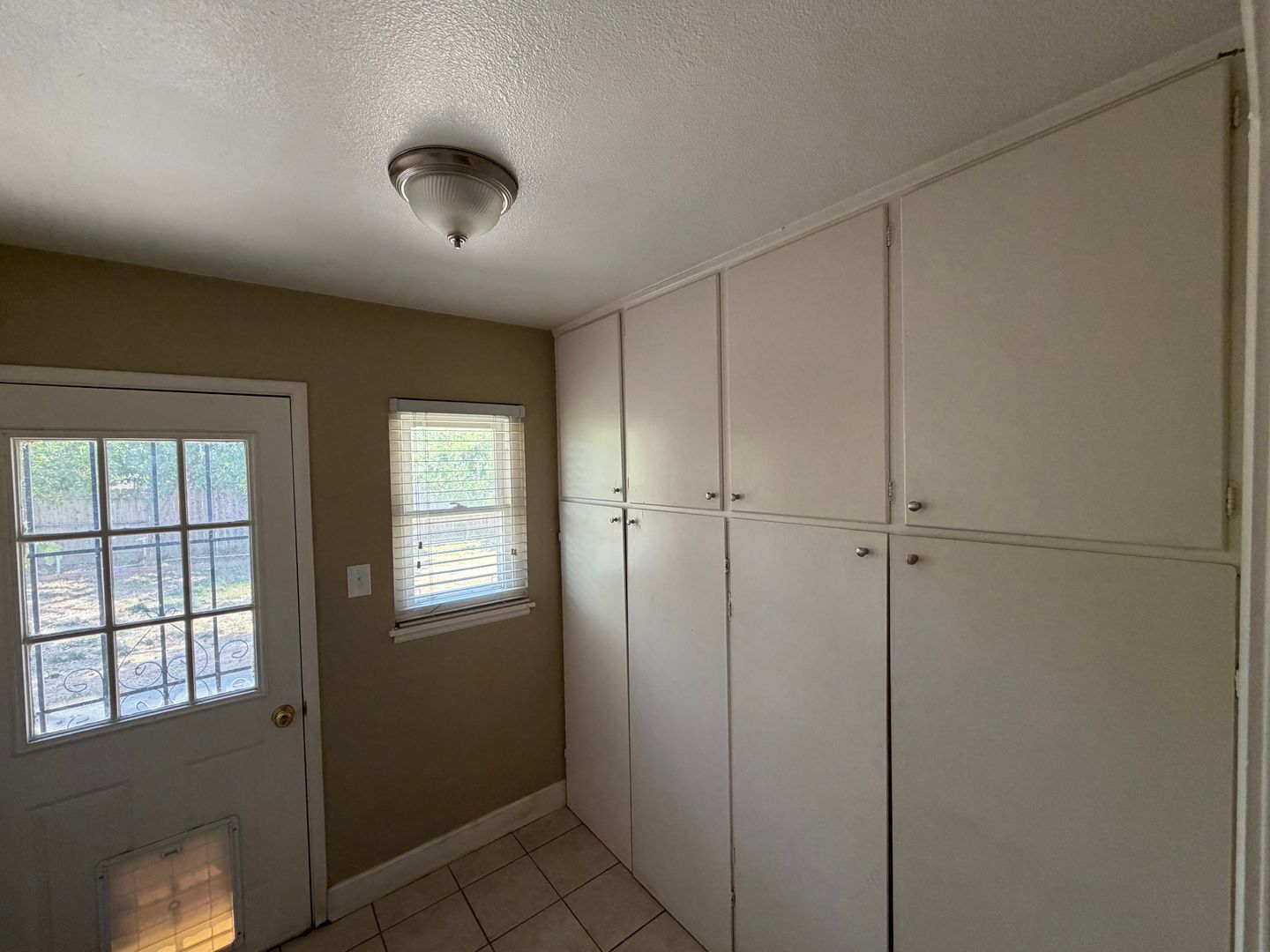 4752 Crestview Dr - Carmichael - California - 4 bed, 3 bath rental property