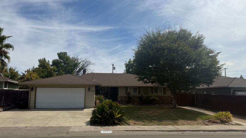 4752 Crestview Dr - Carmichael - California - 4 bed, 3 bath rental property