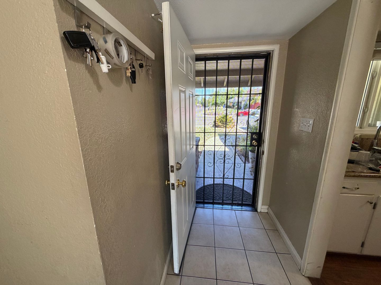 4752 Crestview Dr - Carmichael - California - 4 bed, 3 bath rental property