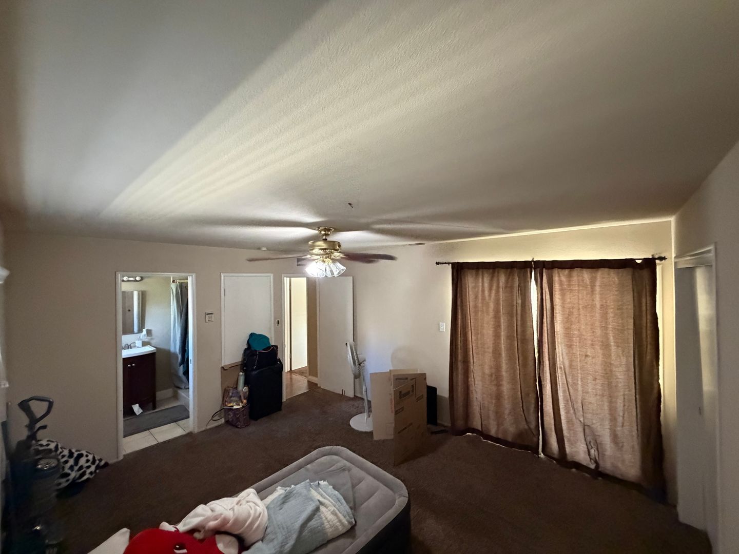 4752 Crestview Dr - Carmichael - California - 4 bed, 3 bath rental property