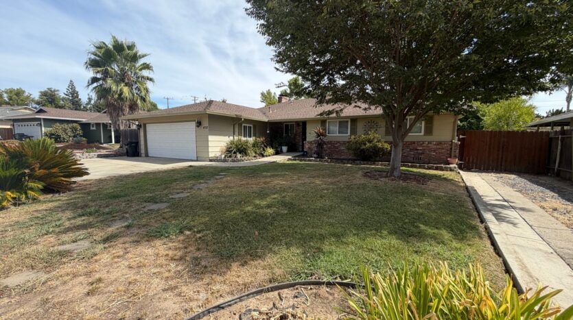 4752 Crestview Dr - Carmichael - California - 4 bed, 3 bath rental property
