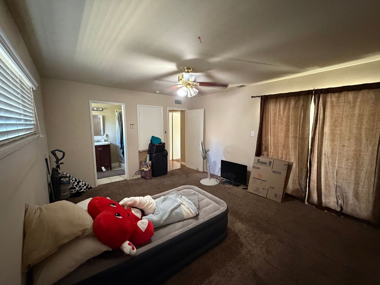 4752 Crestview Dr - Carmichael - California - 4 bed, 3 bath rental property