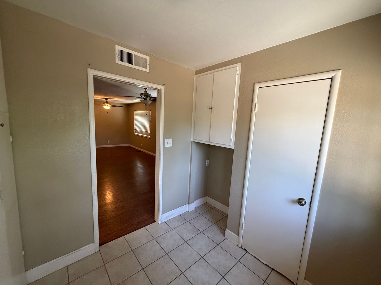 4752 Crestview Dr - Carmichael - California - 4 bed, 3 bath rental property