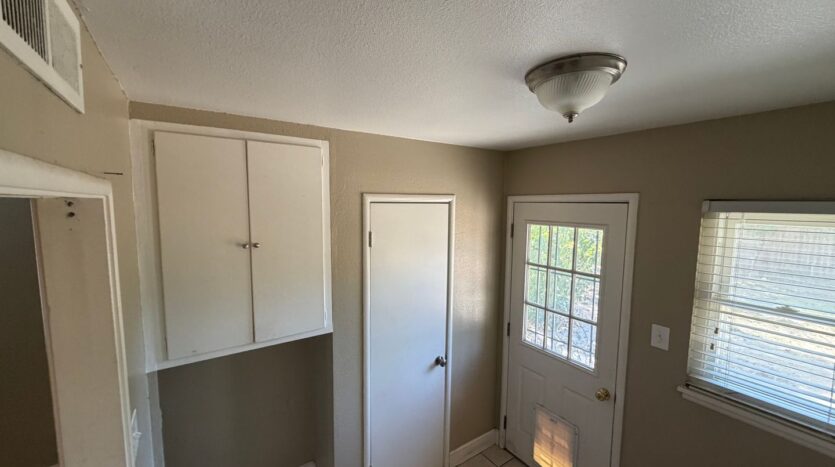 4752 Crestview Dr - Carmichael - California - 4 bed, 3 bath rental property
