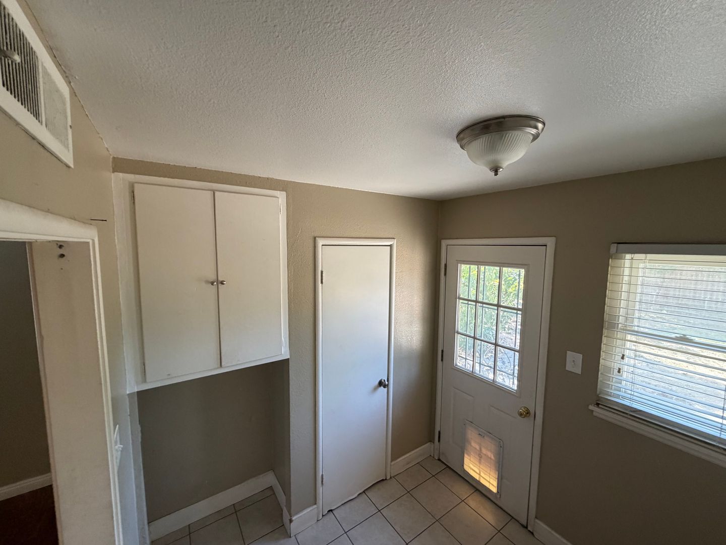 4752 Crestview Dr - Carmichael - California - 4 bed, 3 bath rental property