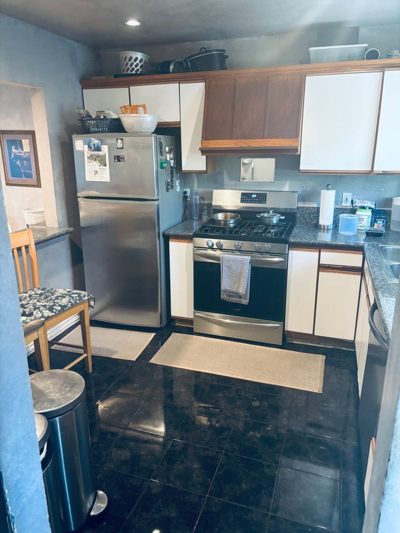 4834 Hollow Corner Road #302 - Culver City - California - 3 bed, 2 bath rental property