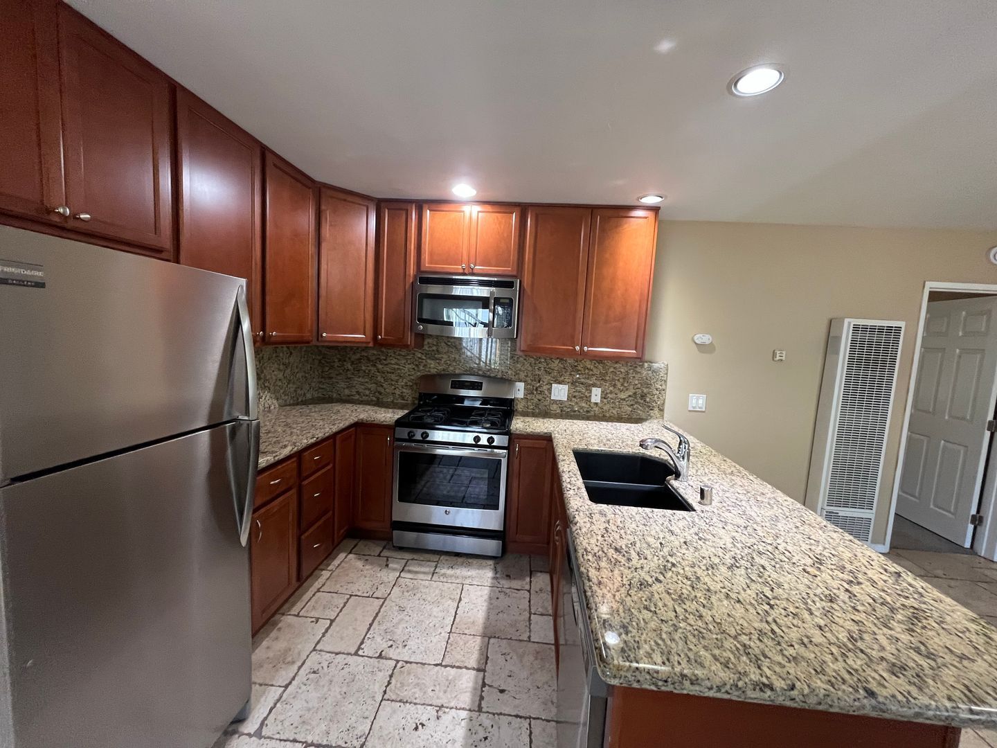 5065 W. Point Loma Blvd -C - San Diego - California - 1 bed, 1 bath rental property