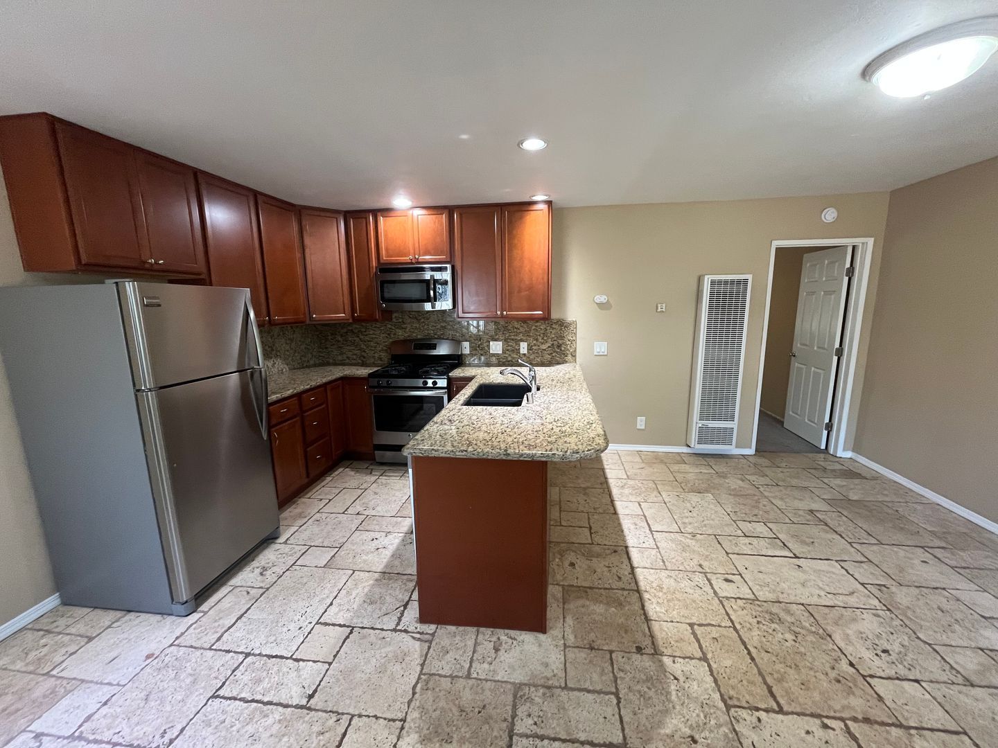 5065 W. Point Loma Blvd -C - San Diego - California - 1 bed, 1 bath rental property