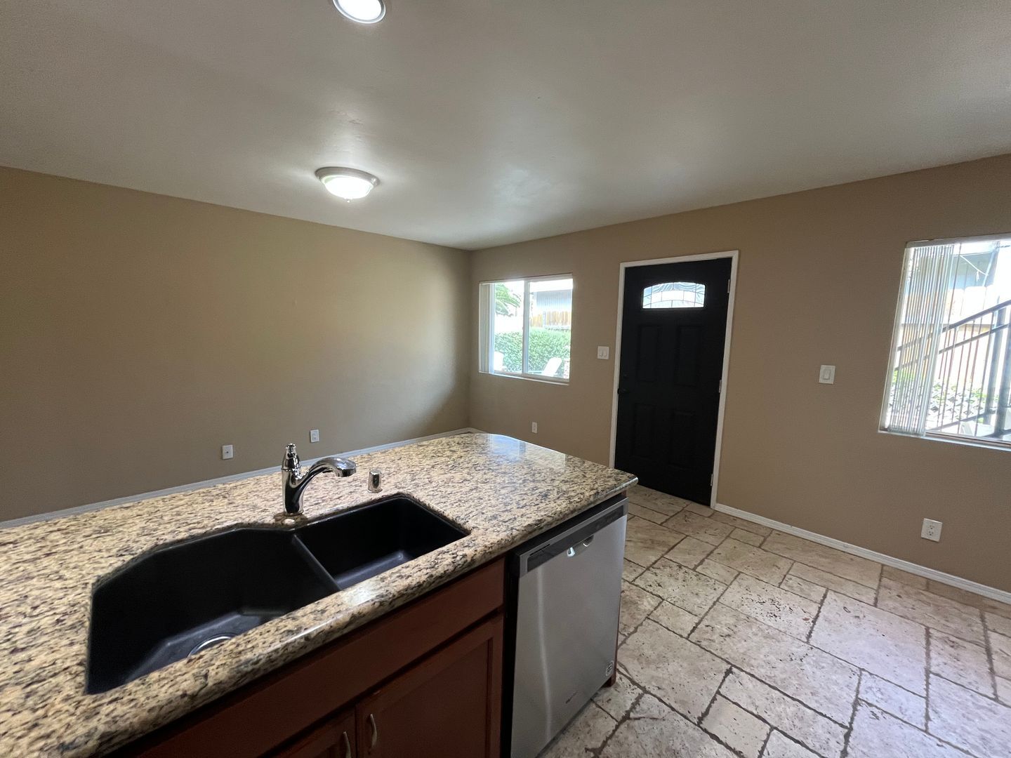 5065 W. Point Loma Blvd -C - San Diego - California - 1 bed, 1 bath rental property