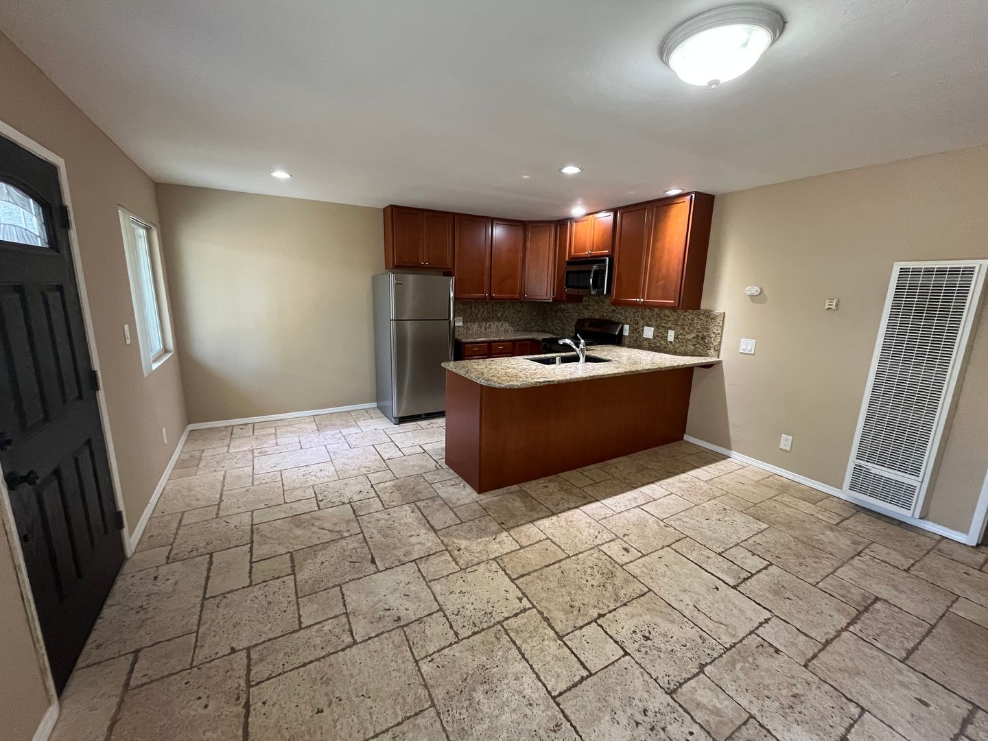 5065 W. Point Loma Blvd -C - San Diego - California - 1 bed, 1 bath rental property
