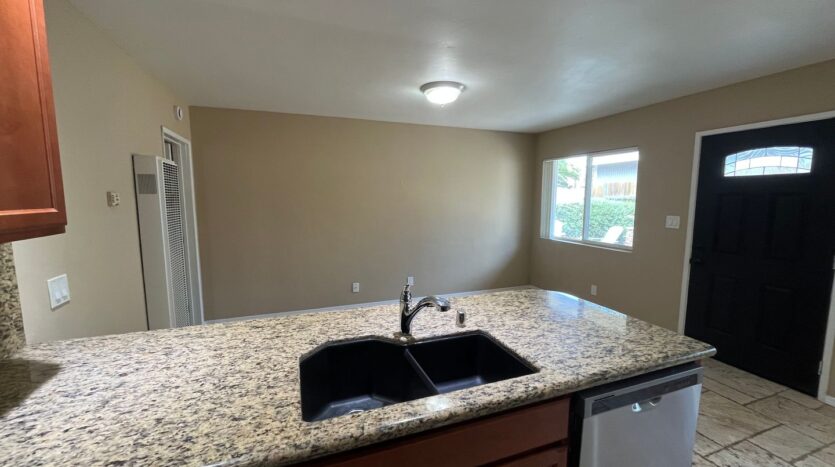 5065 W. Point Loma Blvd -C - San Diego - California - 1 bed, 1 bath rental property