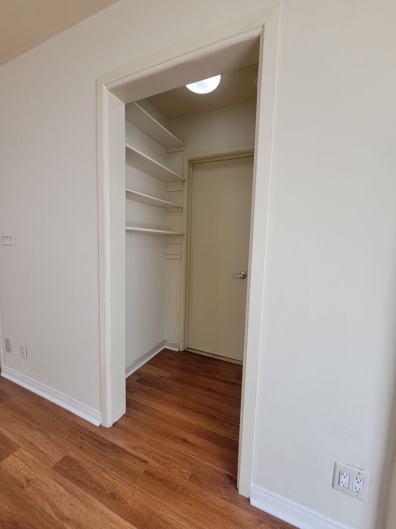 5165- 5165 1/2 Santa Monica Blvd. - Los Angeles - California - 1 bed, 1 bath rental property