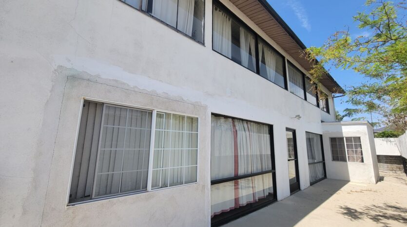 5165- 5165 1/2 Santa Monica Blvd. - Los Angeles - California - 1 bed, 1 bath rental property