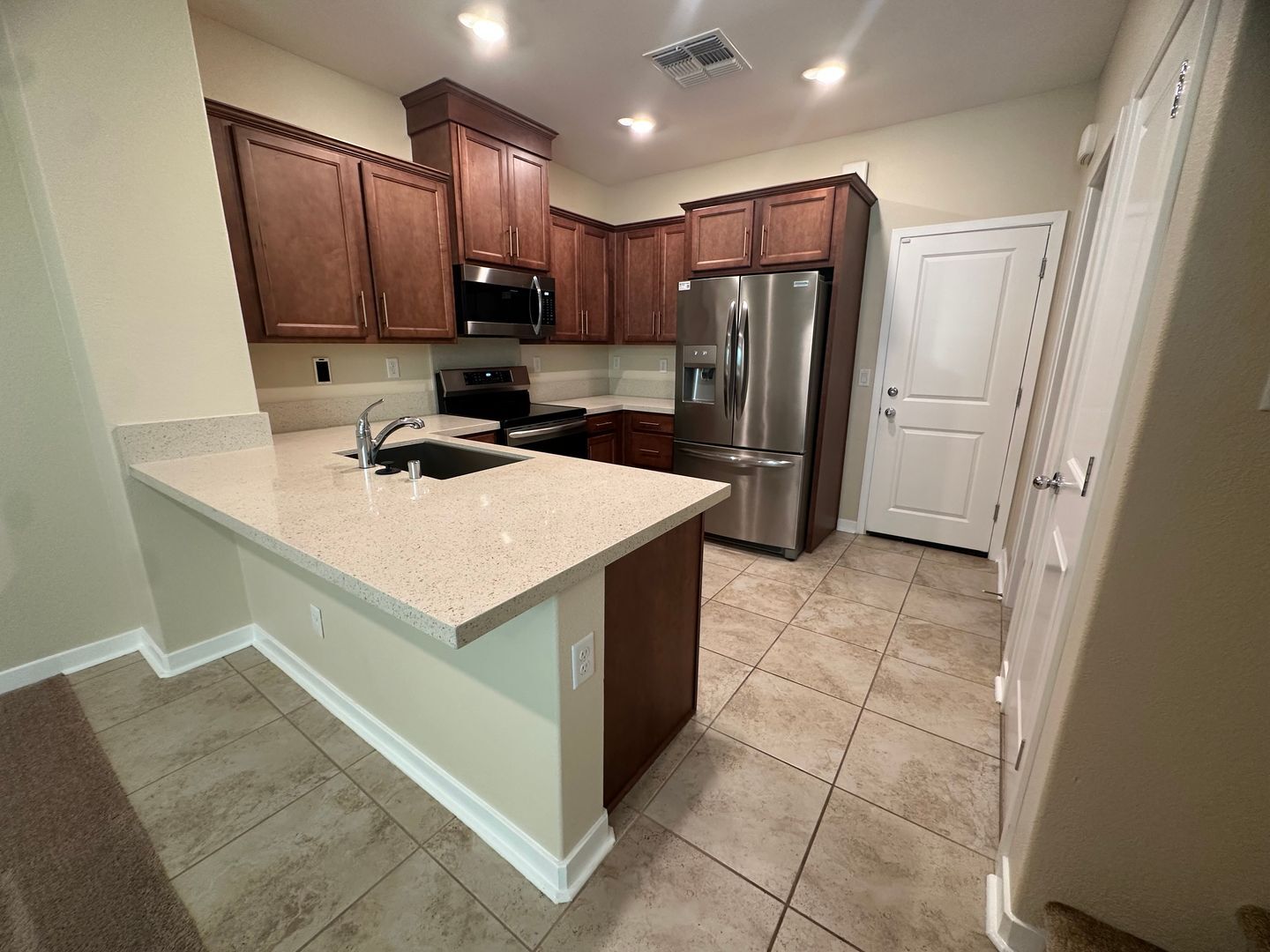 5301 E Commerce Way  #62102  - Sacramento - California - 3 bed, 2 bath rental property