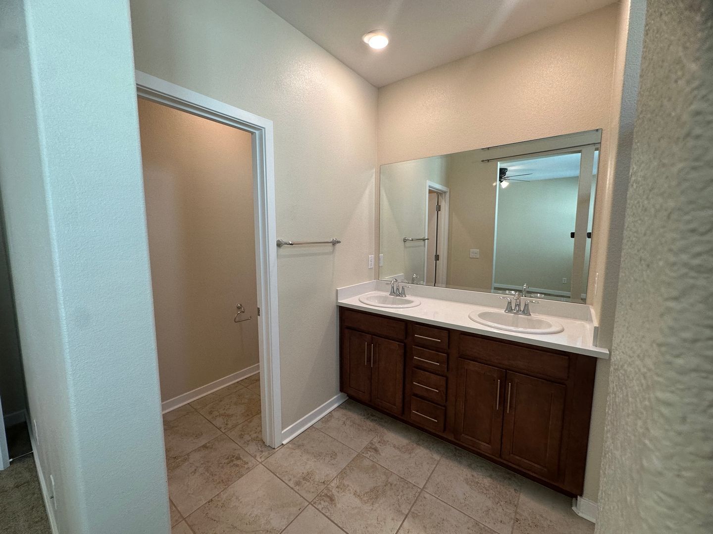 5301 E Commerce Way  #62102  - Sacramento - California - 3 bed, 2 bath rental property