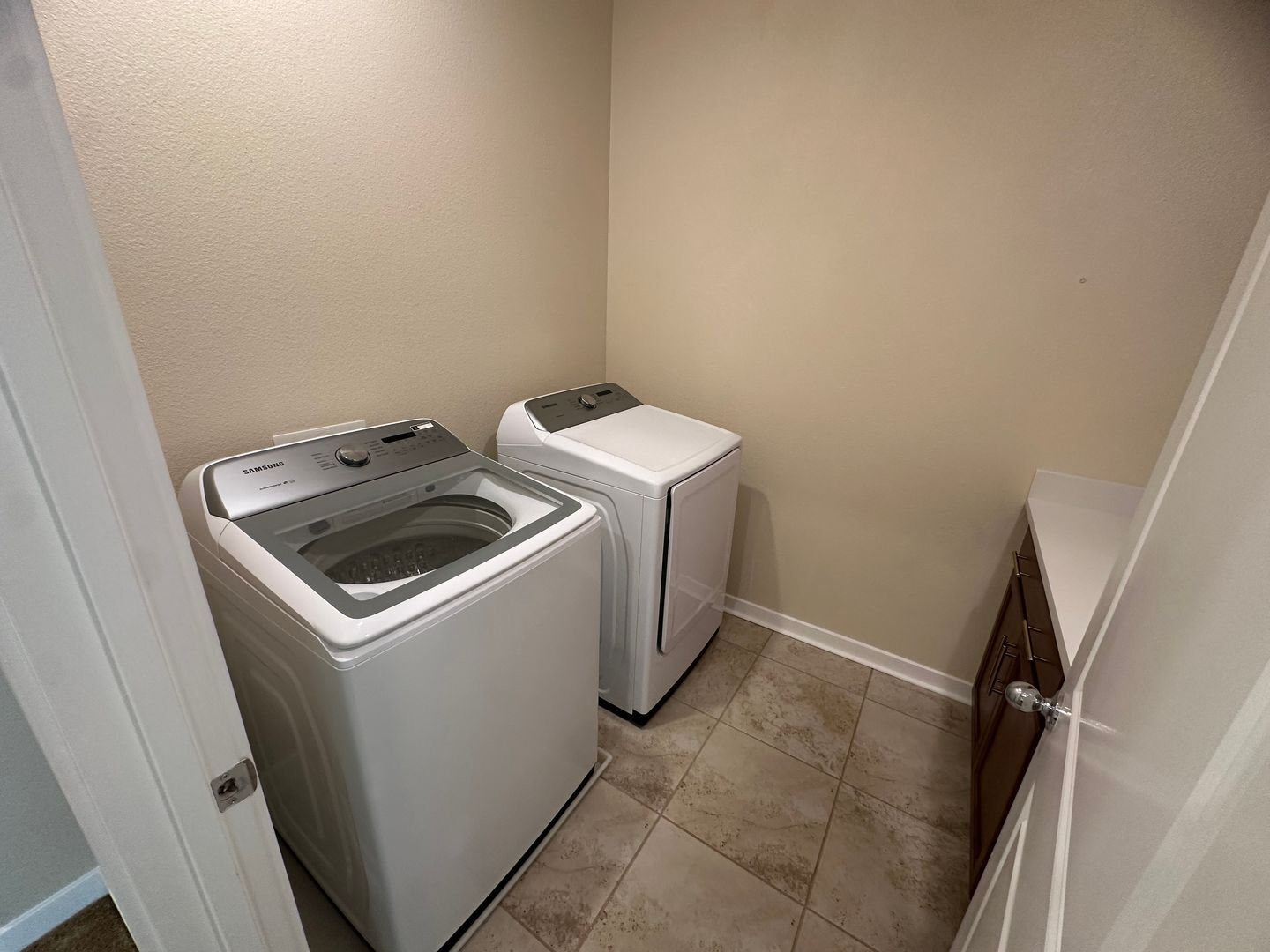 5301 E Commerce Way  #62102  - Sacramento - California - 3 bed, 2 bath rental property