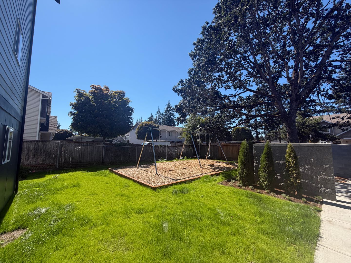 5324 San Francisco Ave SW - Lakewood - Washington - 3 bed, 1.5 bath rental property