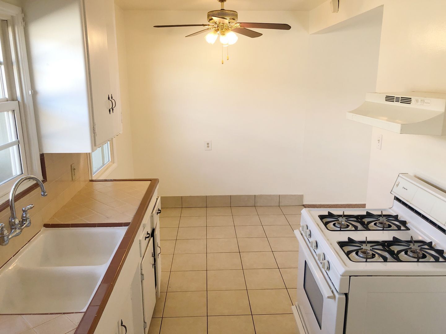 5881 Fullerton Ave - B - Buena Park - California - 1 bed, 1 bath rental property