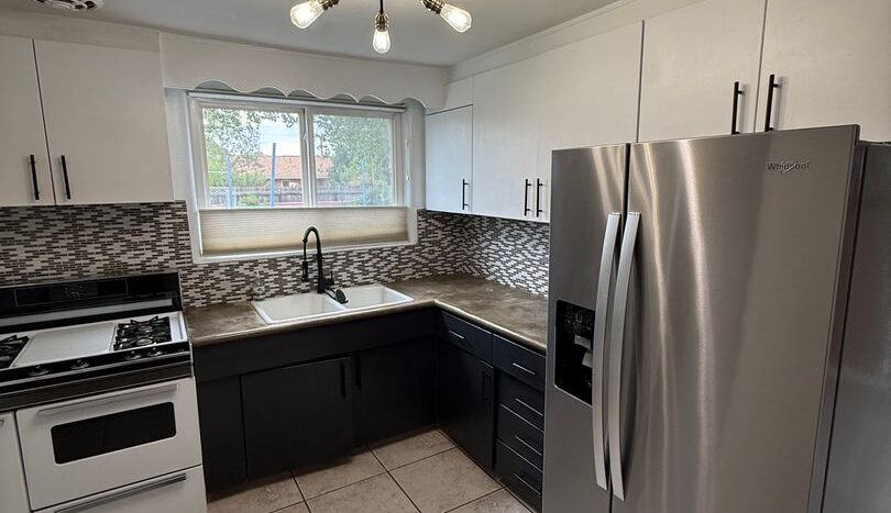 6016 Aztec Rd NE  - Albuquerque - New Mexico - 3 bed, 1.5 bath rental property