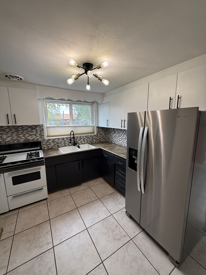 6016 Aztec Rd NE  - Albuquerque - New Mexico - 3 bed, 1.5 bath rental property