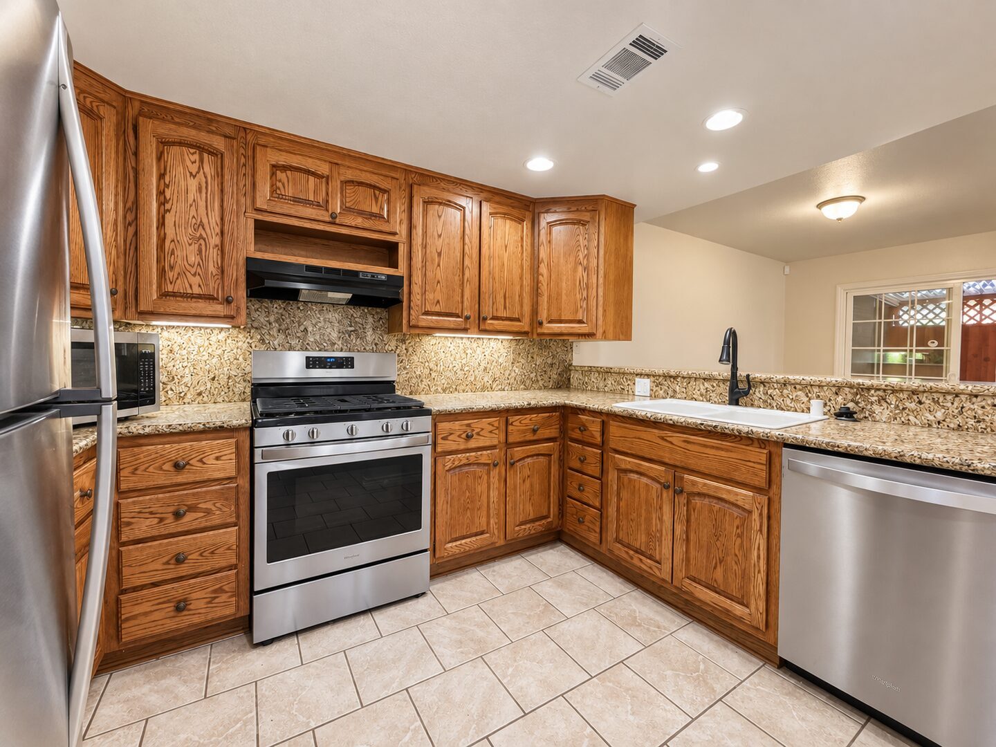 612 S Santa Fe St. #1 - Hemet - California - 2 bed, 2 bath rental property