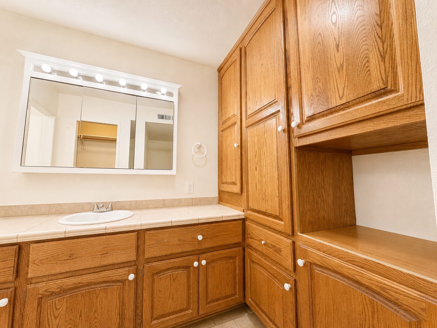 612 S Santa Fe St. #1 - Hemet - California - 2 bed, 2 bath rental property