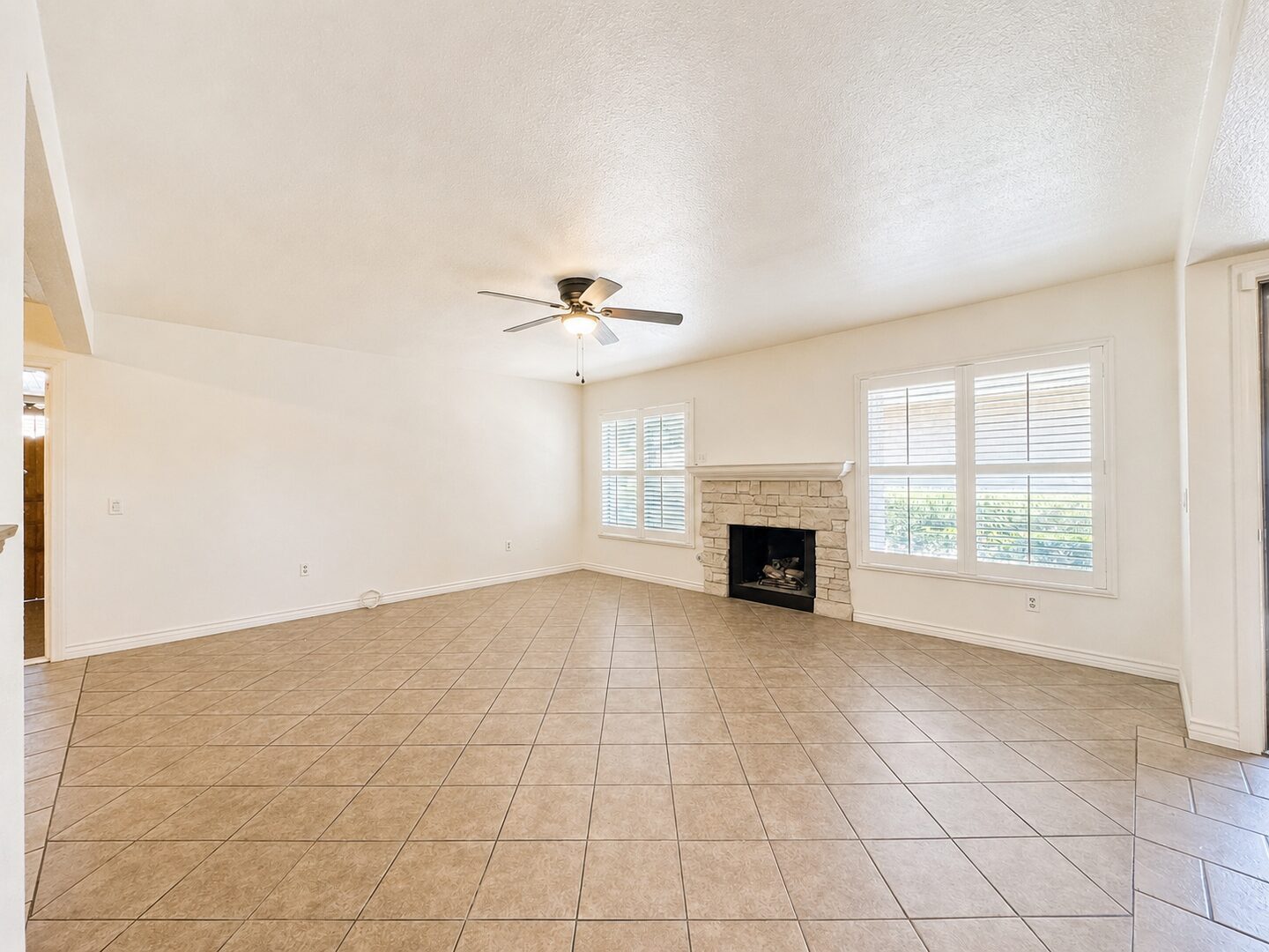612 S Santa Fe St. #1 - Hemet - California - 2 bed, 2 bath rental property