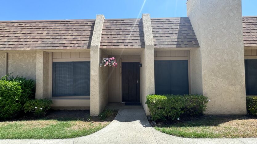 612 S Santa Fe St. #1 - Hemet - California - 2 bed, 2 bath rental property